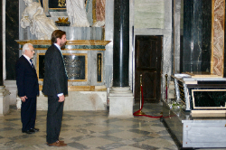 L'omaggio del Principe alla Tomba del Re Vittorio Emanuele III