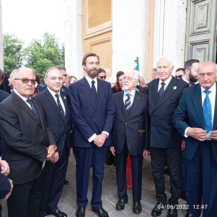 Superga (To), 4 giugno 2022 - S.A.R. il Principe Aimone di Savoia, Duca di Savoia, Capo della Real Casa, con il presidente della Consulta dei Senatori del Regno, Aldo A. Mola, il vicepresidente Giorgio Blais, il segretario Gianni Stefano Cuttica e i colleghi Guido Ornato e Gianni Ruzzier.