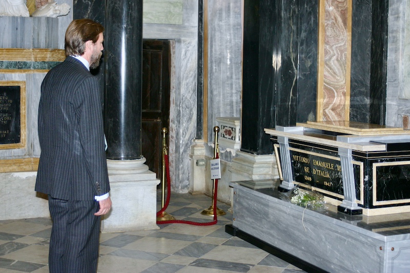 L'omaggio del Duca di Savoia al Re Vittorio Emanuele III