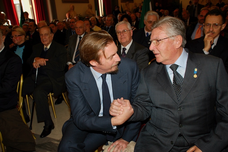 S.A.R. il Principe Aimone di Savoia e
Gen. Umberto Rocca - Roma, 2011 (foto
Marcellino Radogna) S.A.R. il Principe
Aimone di Savoia e Gen. Umberto Rocca - Roma,
2011 (foto Marcellino Radogna)
