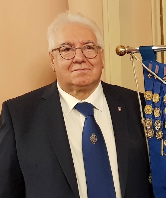 Presentazione del
                          volume di Alessandro LIVIERO �Le origini della
                          Guardia d'Onore alle Reali Tombe del Pantheon�
                          a TORRE SAN GIORGIO